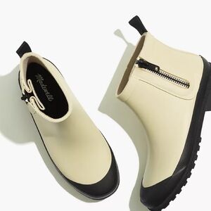 The Zip-Up Lugsole Rain Boot Defect